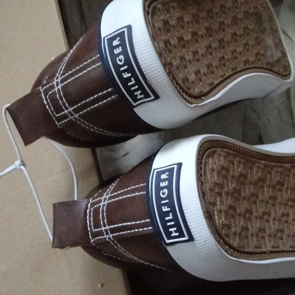 NWT Hilfiger flat - Picture 5 of 7